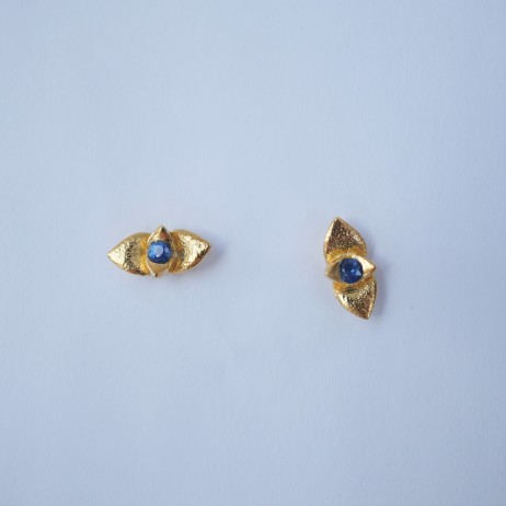 Tiny Crassula with sapphires