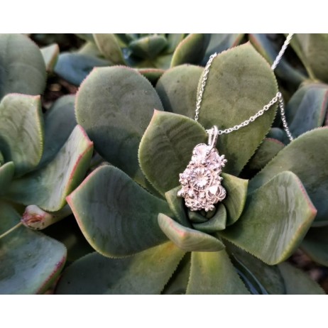 Tussie Mussie M necklace