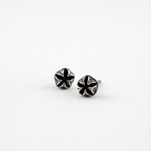Tiny Manuka Studs