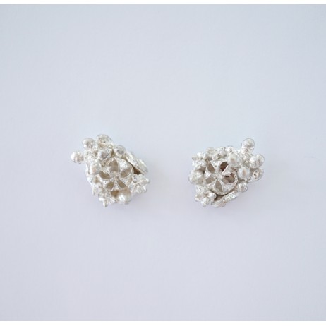 Tiny Tussie Mussie M studs